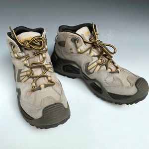 LOWA Bora GTX Hiking Boots US 9 EU 41 EU